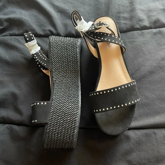 Platform sandals - Picture 2 of 5